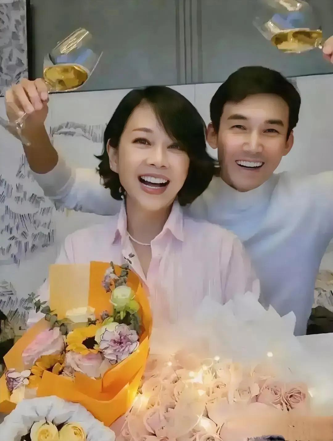 看到陈松伶跟婆婆不和，每次都别别扭扭，闺蜜说婆婆没看透，管的太多，自私，让儿子两