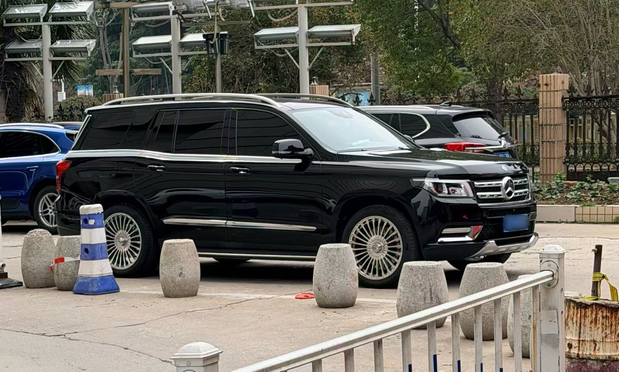 这整的还真是那么回事这在外面能唬住不少人吧