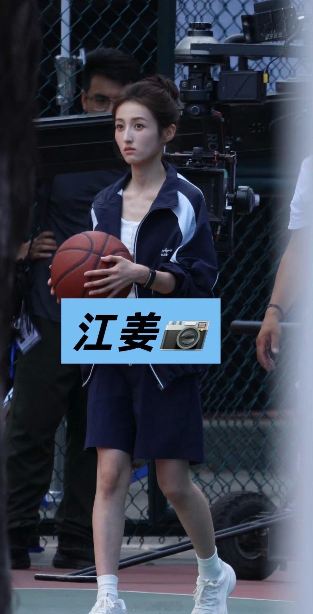 这也太瘦了吧而且电视剧的观众不喜欢所谓高级点，喜欢有亲和力的 