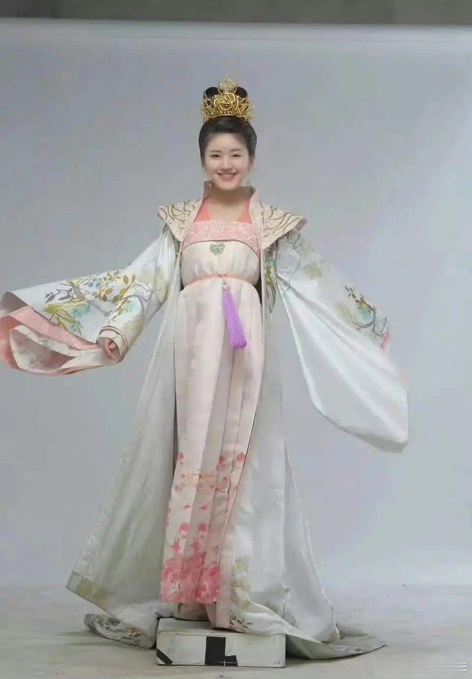 这是什么时候的赵露思，这蜕变真不是一点儿半点儿 ​​​