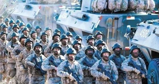 韩国一个军事专家，直接把话挑明了，他说，现在这个世界上，没有任何一个国家敢动，一