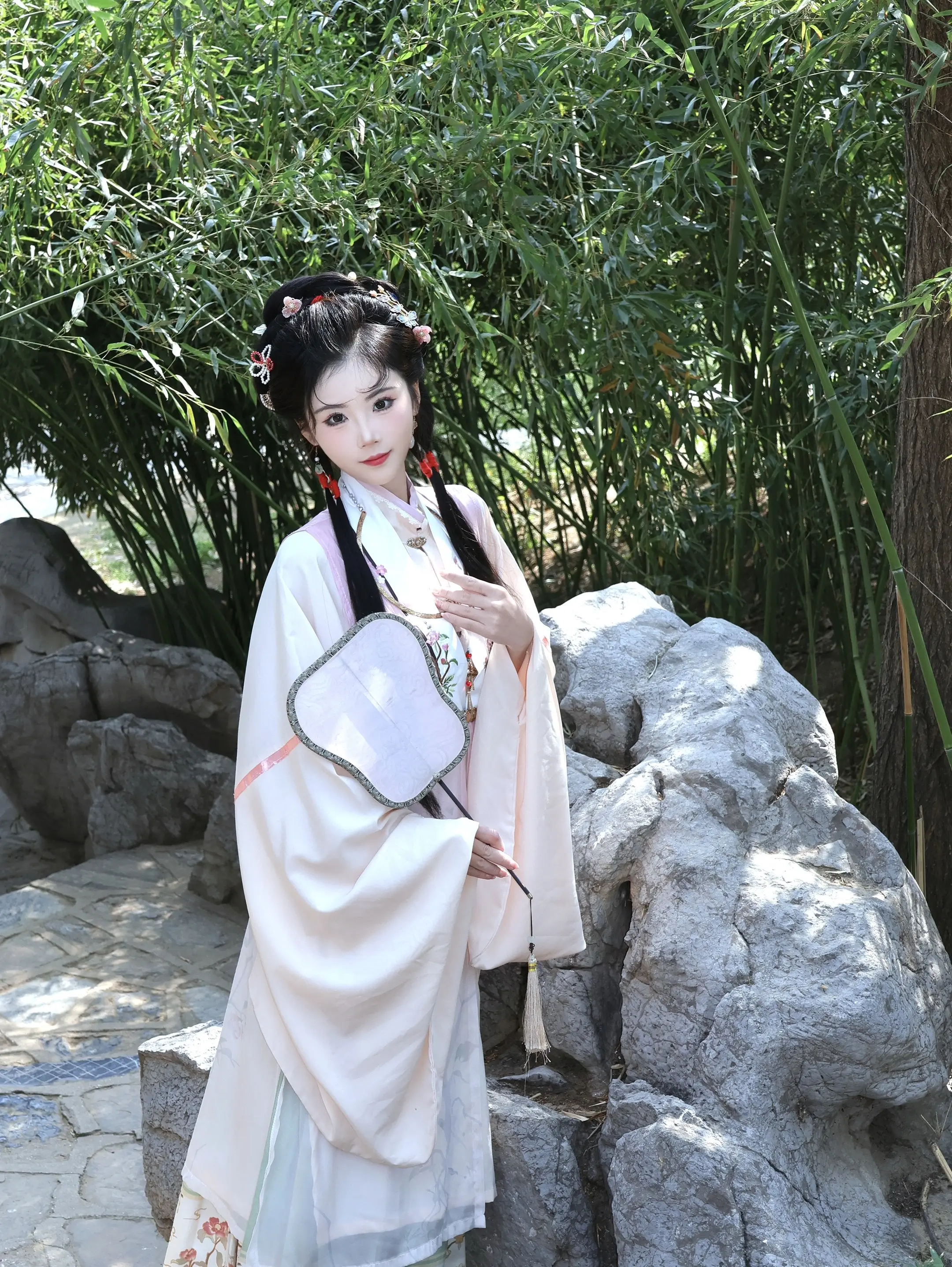 一键帮我选择红楼梦里的身份。