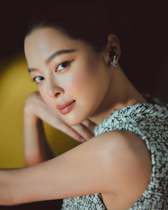 辛芷蕾上影节红毯状态辛芷蕾上影节红毯气场以评委身份压轴走完红毯，气场全开魅力四射