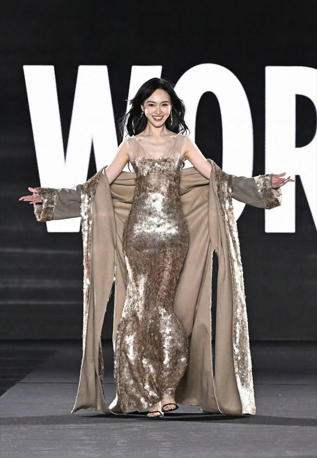 唐嫣紧身衣身材纯伟大 唐嫣完全女王 