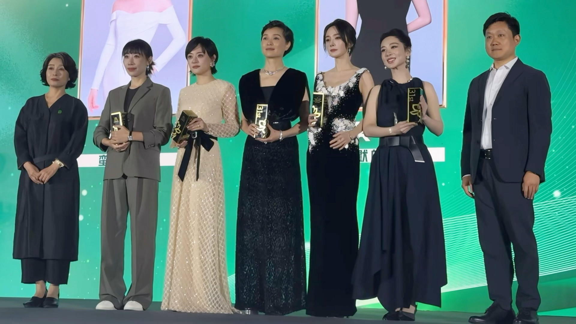 白玉兰最佳女主角提名大合照来了，我幂和杨紫同框了…来终极预测一下视后… 白玉兰预
