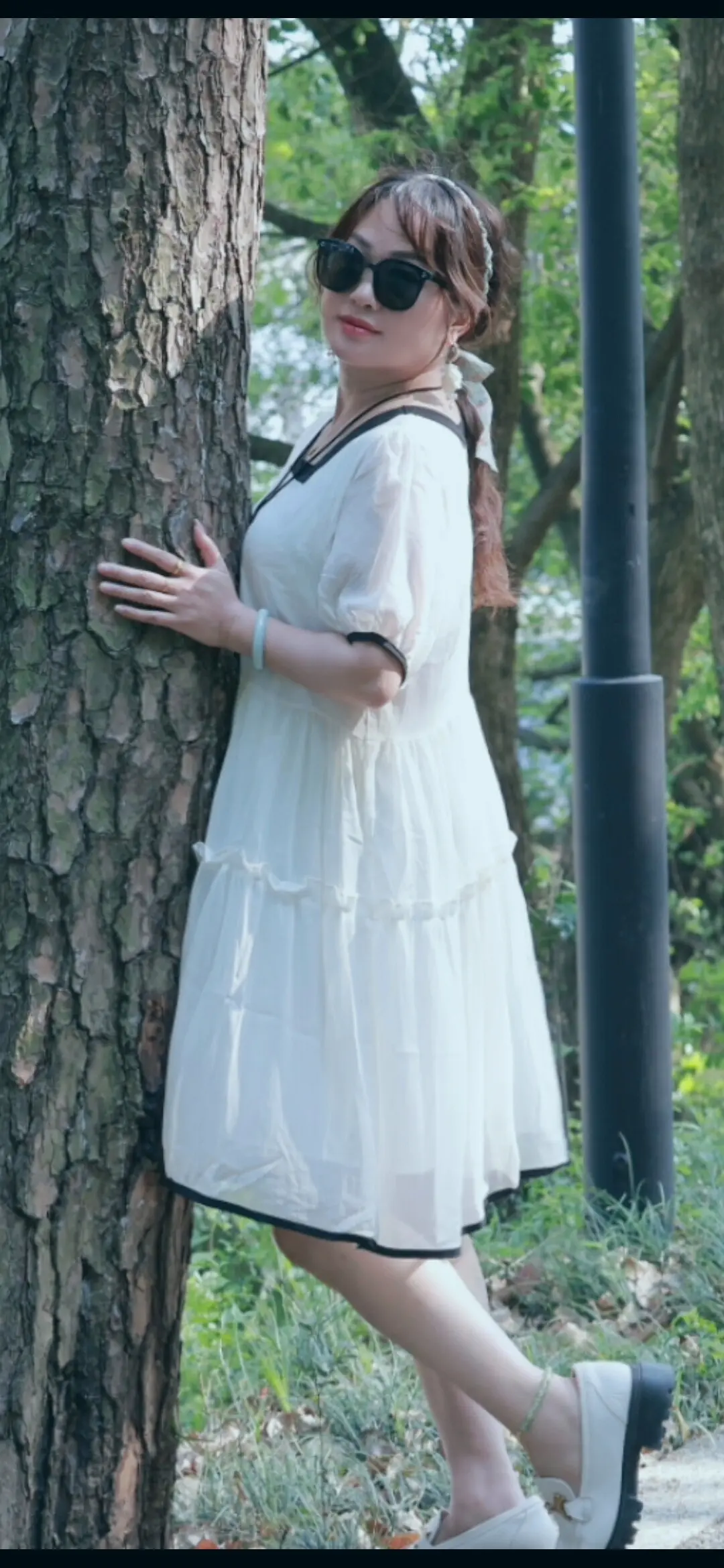 文艺小清新 穿裙子 户外拍摄