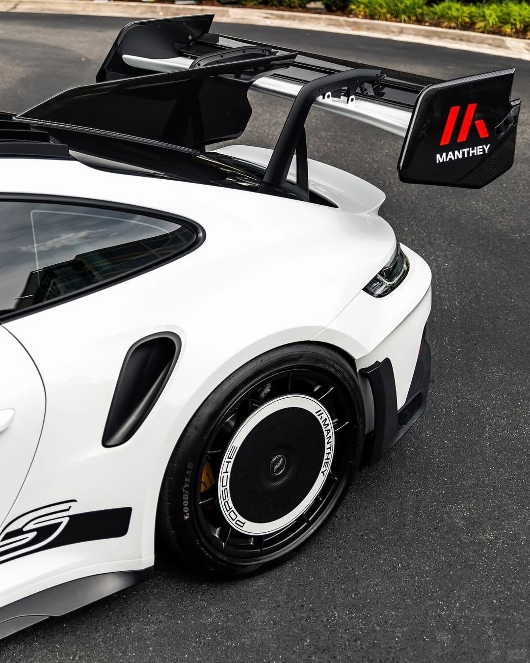 Porsche 911 GT3 RS，黑白配色，简约不简单绝美车片