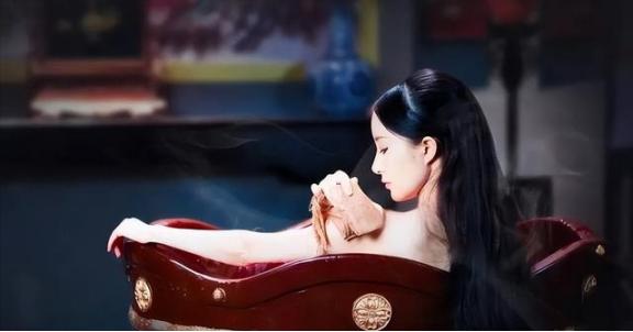 古代妃子洗澡有多懒？让太监都难以忍受，对很多太监来说，近身伺候不可怕，在古代伺候