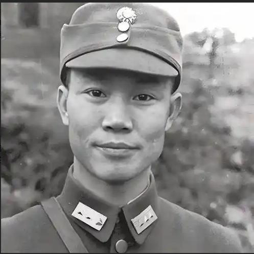 1925年，陈诚回家奔丧。7年不见的妻子想与他同房。妻子吴舜莲刚到床上，就被他强