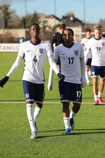 TA：在进行十年来最全面的夏季重建时，利物浦始终对队中两位最具潜力的年轻球员给予