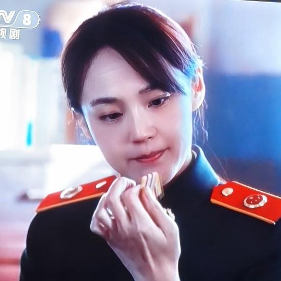 《重器》里，张丽慧与郑建民终成眷属，顺利领证，可谓有情人终成眷属。早在十几年前，