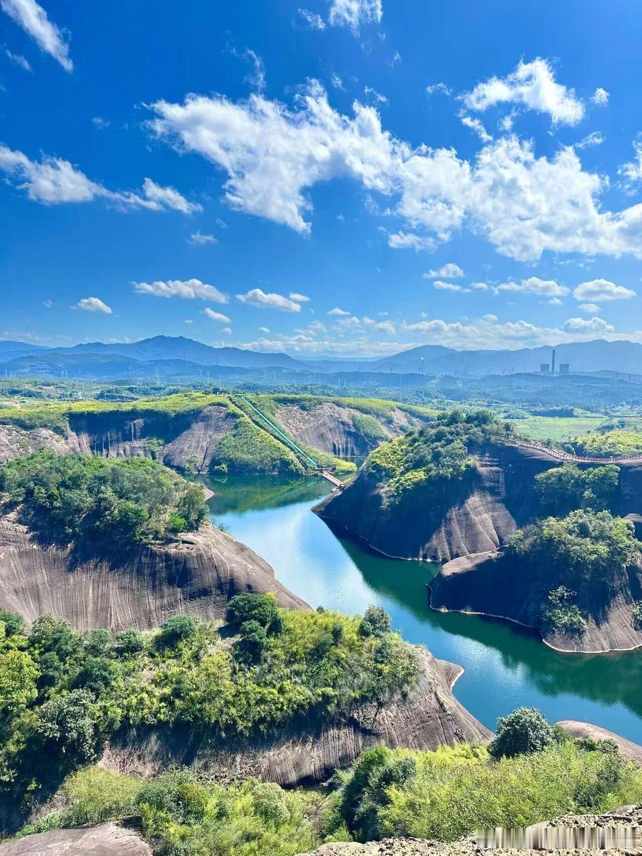 旅行本就不用讲什么大道理，不过是暂时躲开日常琐碎，去山水里放空自己。湖南郴州，藏