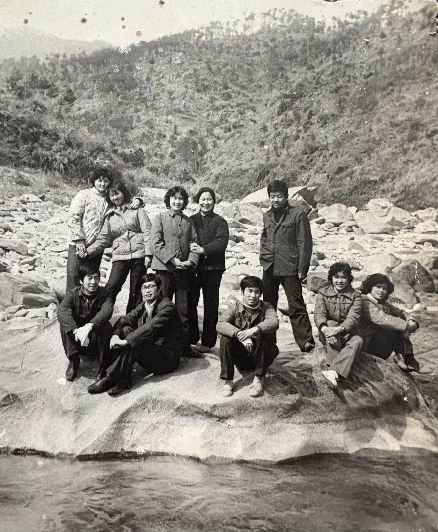 中县轶事正经八卦随拍安庆 ［八十年代新一辈］1980 ‘ S年代的年轻人：大别山