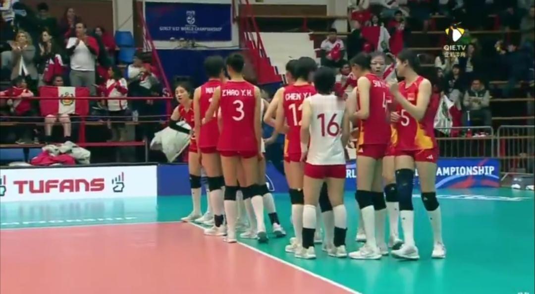 第3局U17中国女排三个CHEN  X  Y在场！一局不失，五连胜，只有中国队！