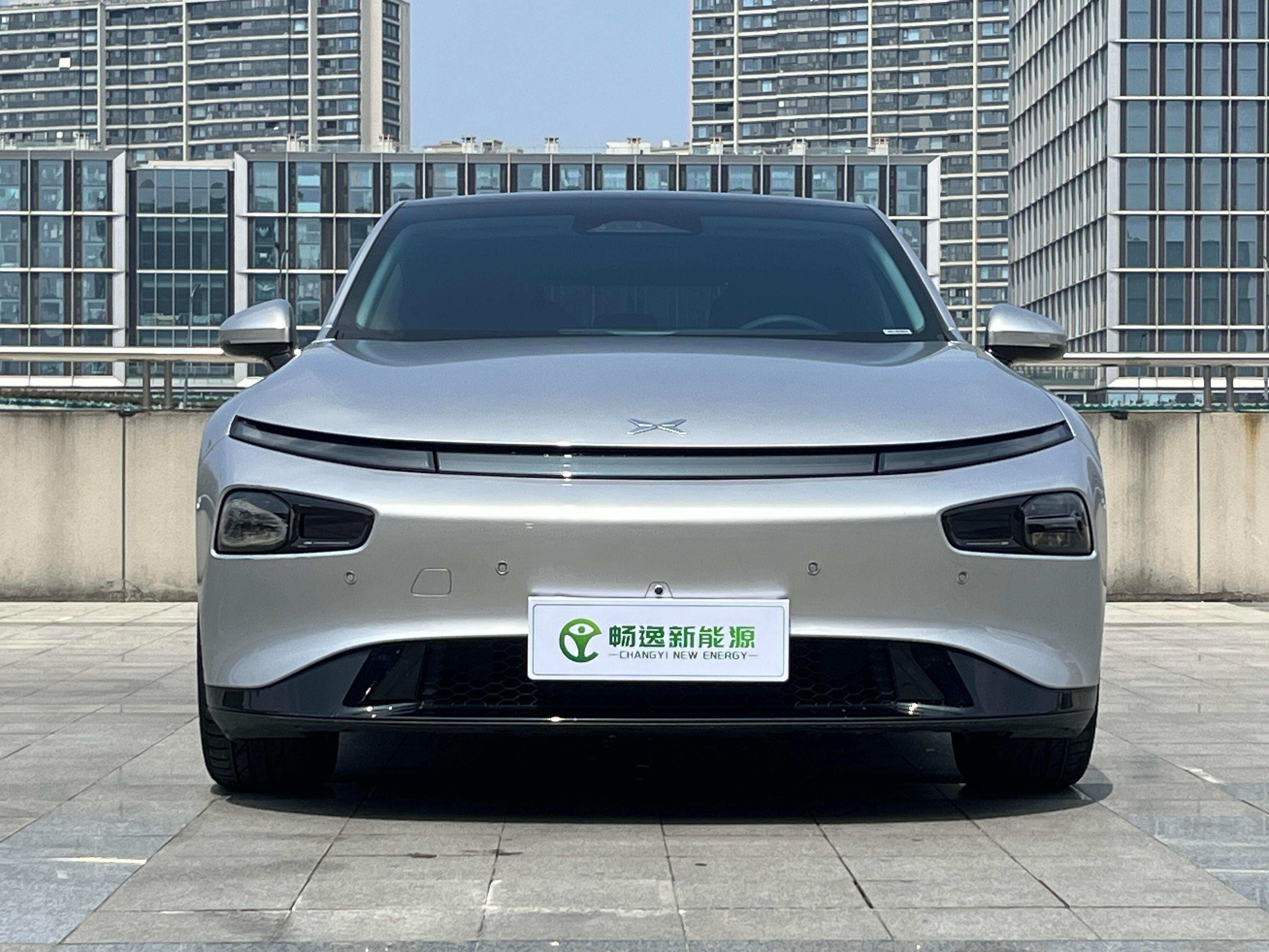 小鹏P7i真的长在审美上小鹏P7i轿跑造型颜值超高，线条流畅，开出去回头率拉满。
