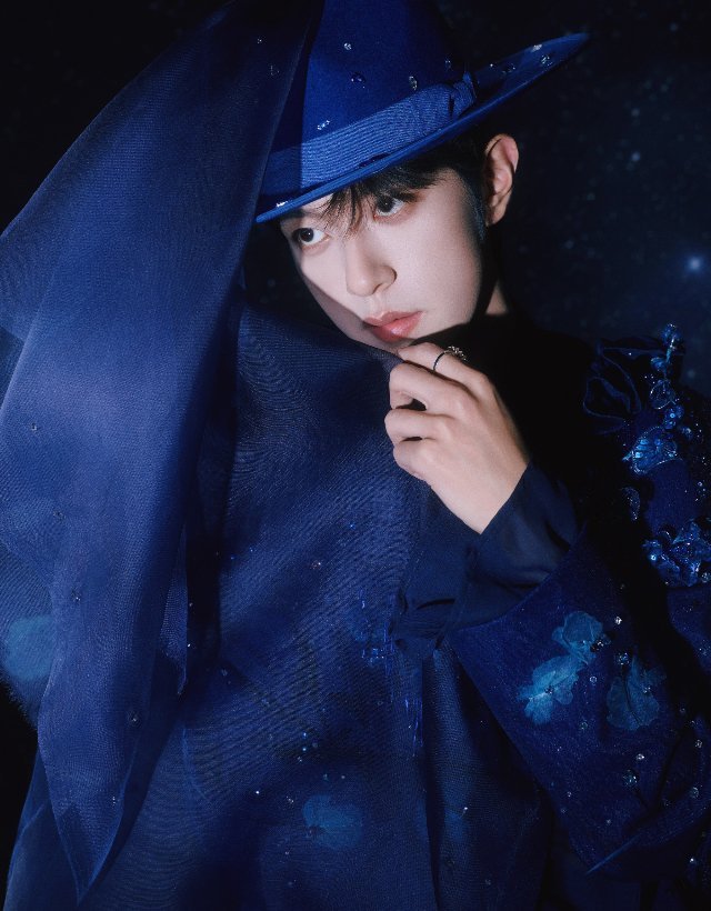 李沛恩 lpe沛雨润辰·廿玖拾光 “宇宙中有数不清的繁星 但我独爱你这一颗”"?