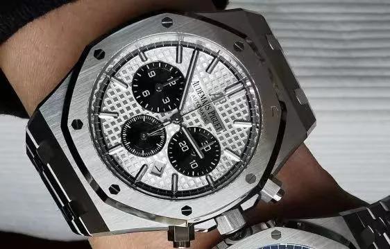 劳力士有个绝版系列叫做Daytona，Find的x7的系列外观跟他真的是非常的像