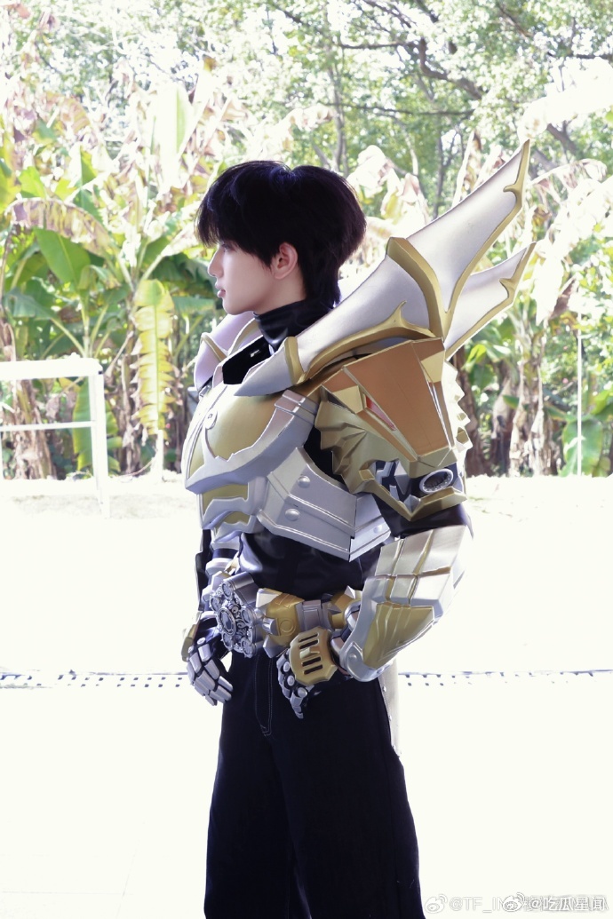 穆祉丞cos帝皇侠先致歉一切穆祉丞求生欲有了穆祉丞cos帝皇侠先致歉一切，这求生