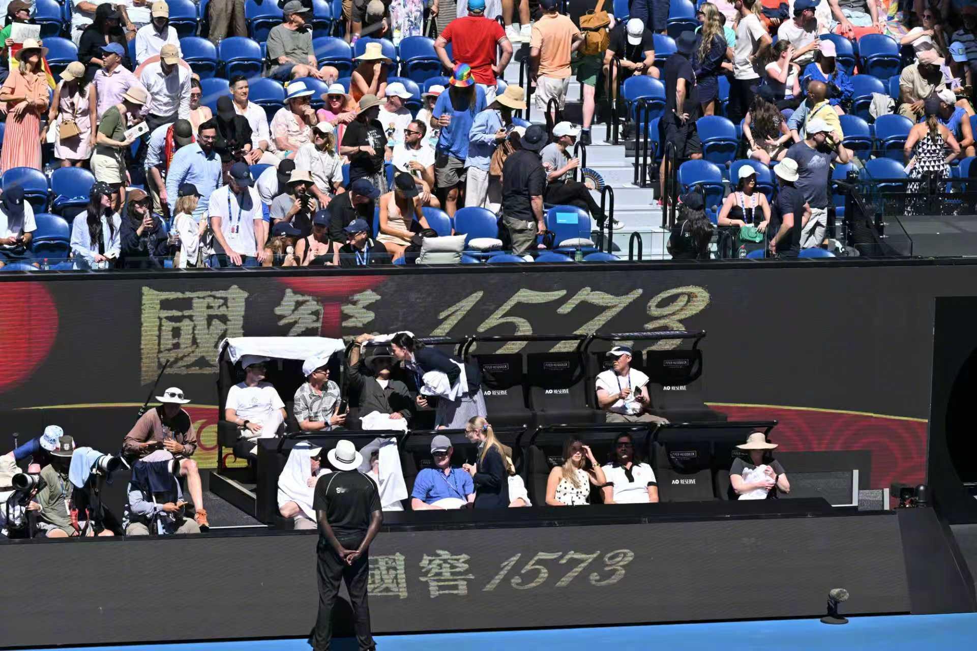 陈奕迅观战澳网失踪人口回归！是不是知道大家想他了终于露面了，没想到出现在了澳网现