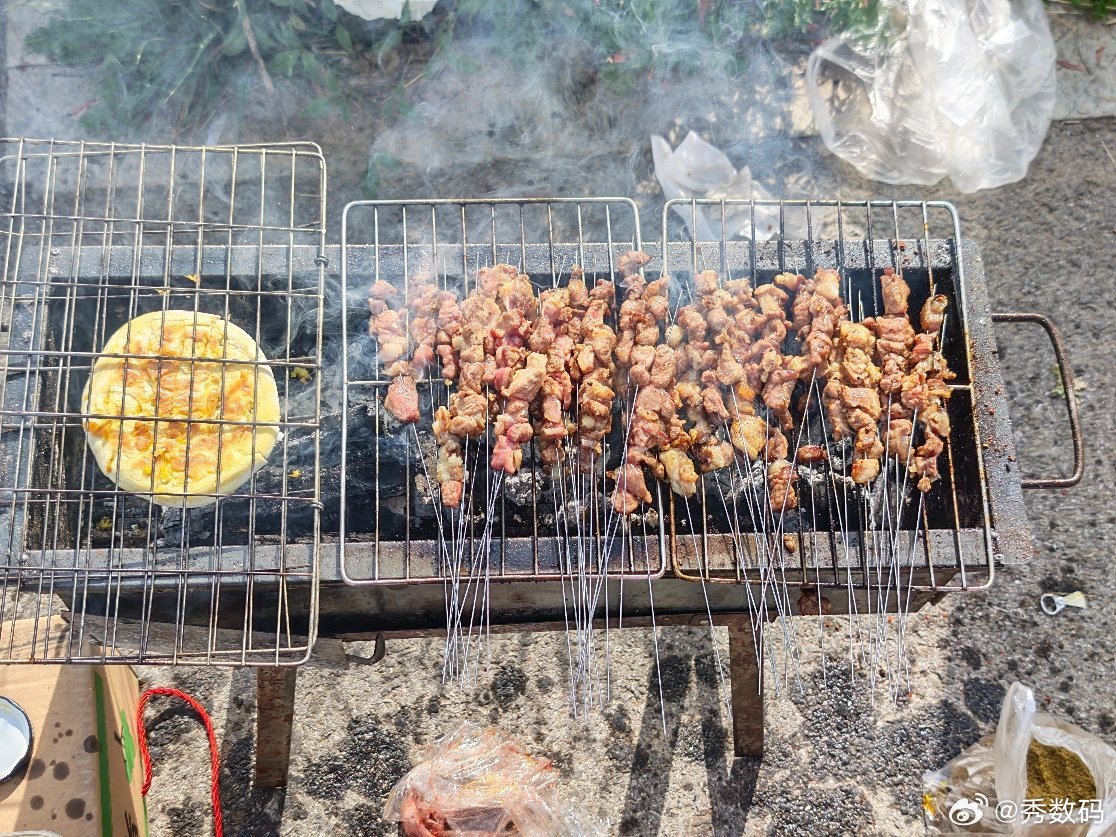 今天是烤肉师傅，马上烤好～ 