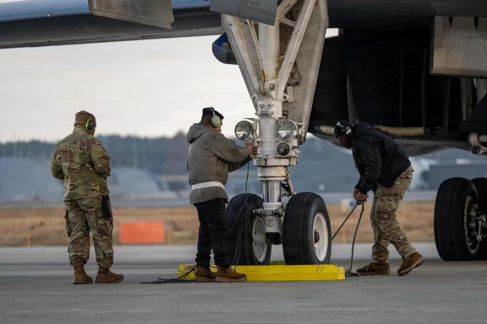 美国的轰炸机不知用了多少中国稀土。
2025年11月14日，美国空军第9远征轰炸