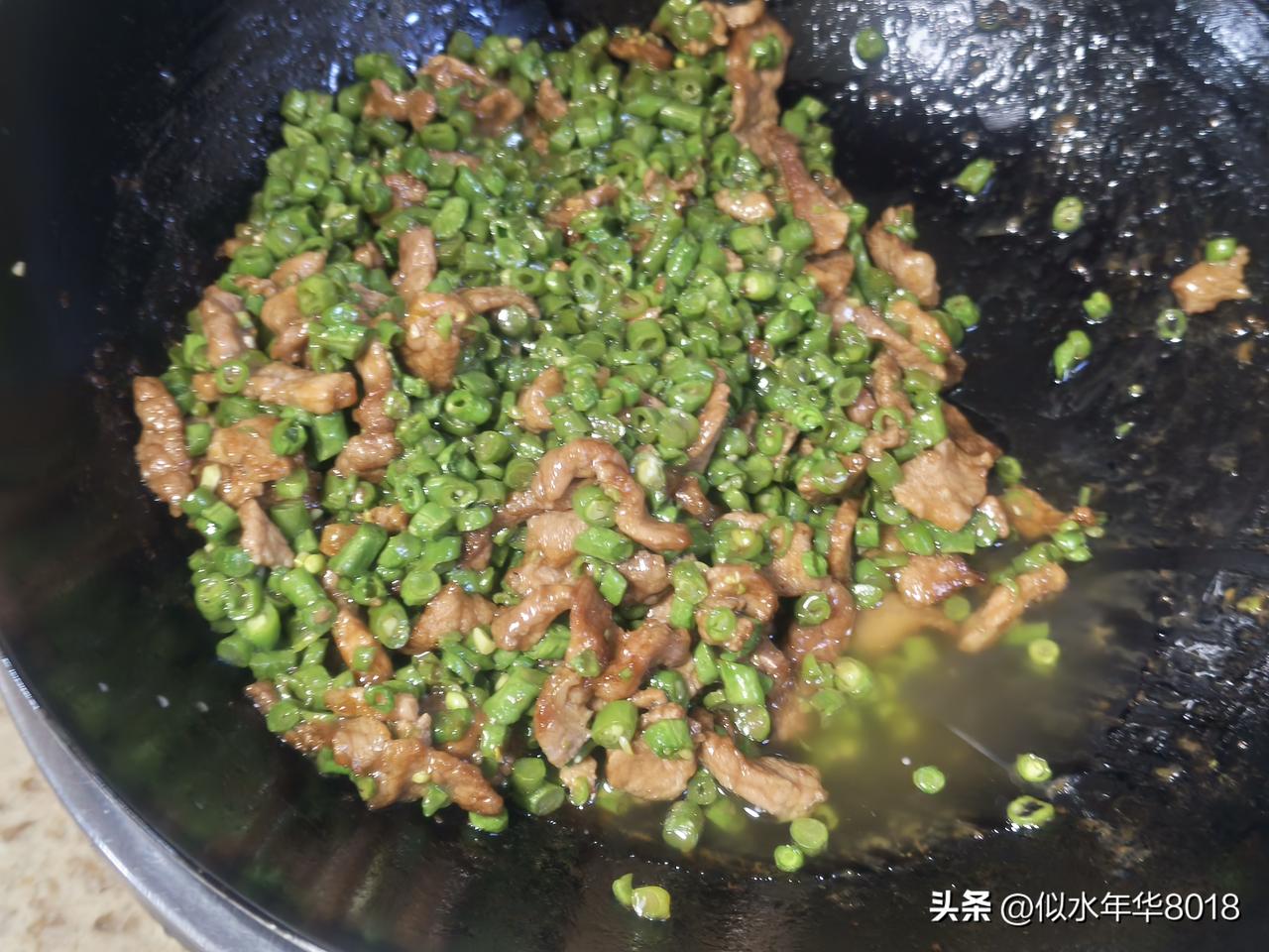 今日晚餐分享

下午出去买了紫燕的夫妻肺片，还买了豇豆和瘦肉，晚上准备煎豇豆饼吃