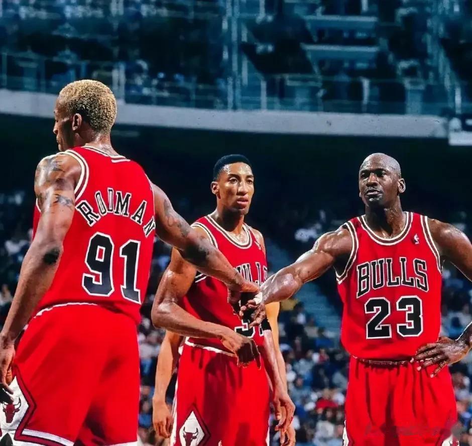 有一说一，NBA历史上最成功的“三人组合”是以下这四个：
1、乔丹+皮蓬+罗德曼
