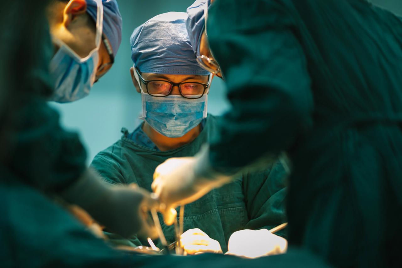 医生会不会比普通人更健康? 医生会不会比普通人更健康？这还真不好说。
像外科医生