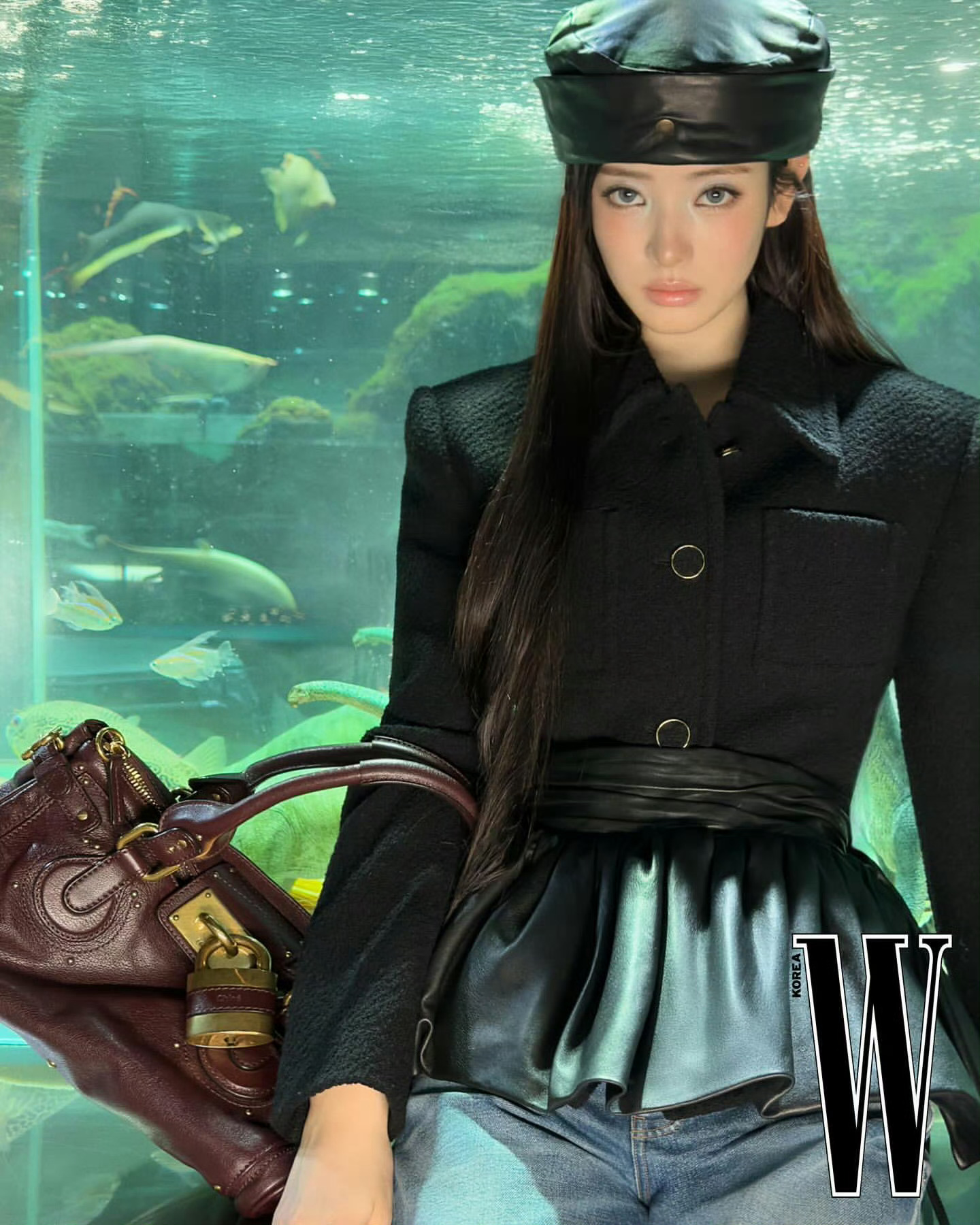 W Korea 五月刊封面人物，女团MEOVV成员Anna田中杏奈，演绎的Chl