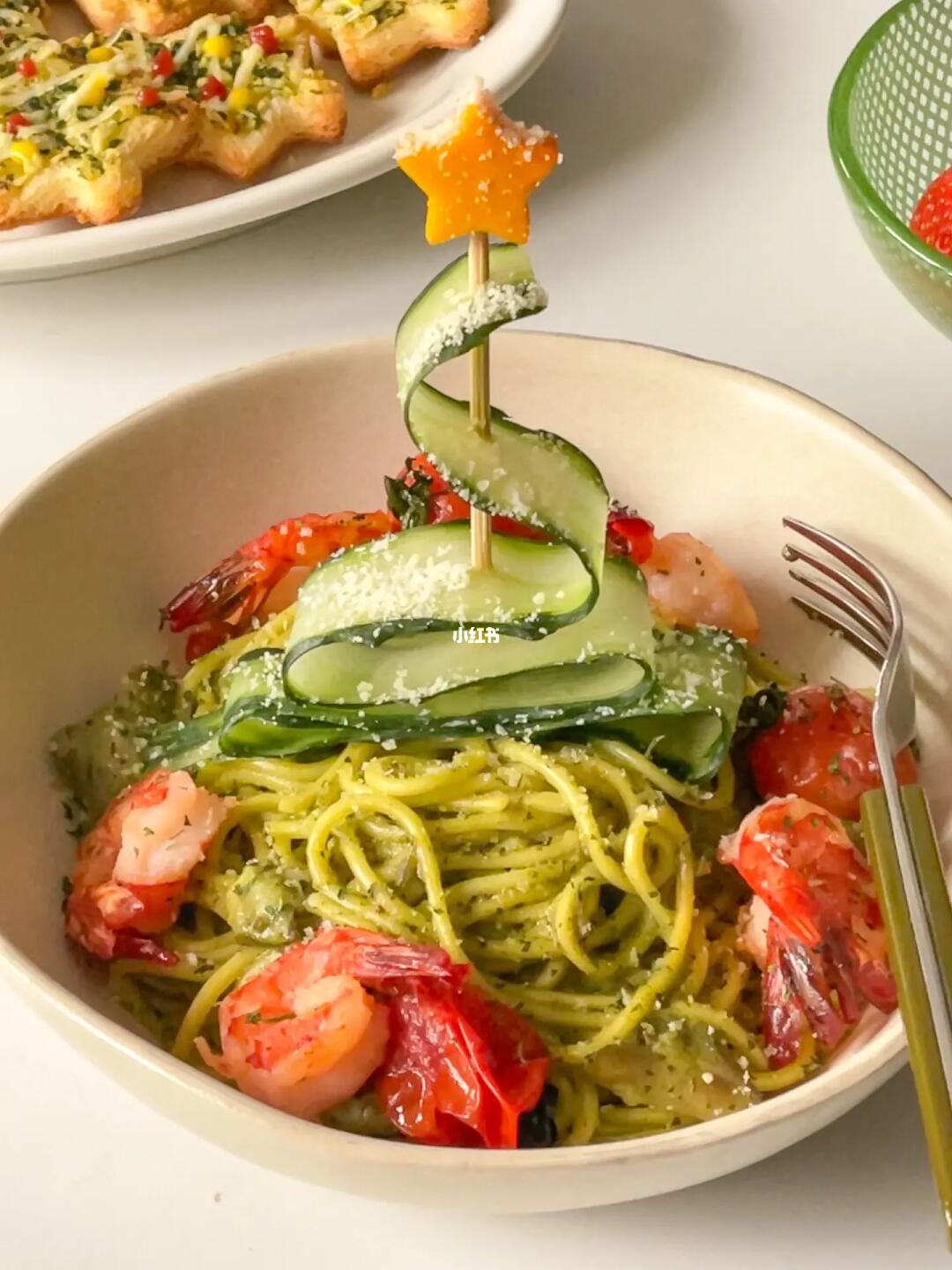 🎄圣诞限定｜牛油果意面&欧芹蒜香吐司