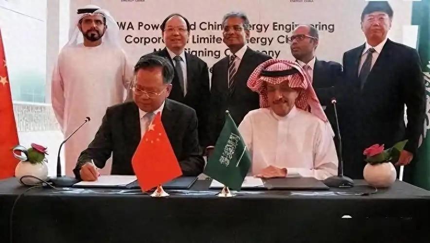 沙特高铁亏了41亿，如今千亿订单砸过来，这笔账算明白了！
刷到这条新闻，我愣了一