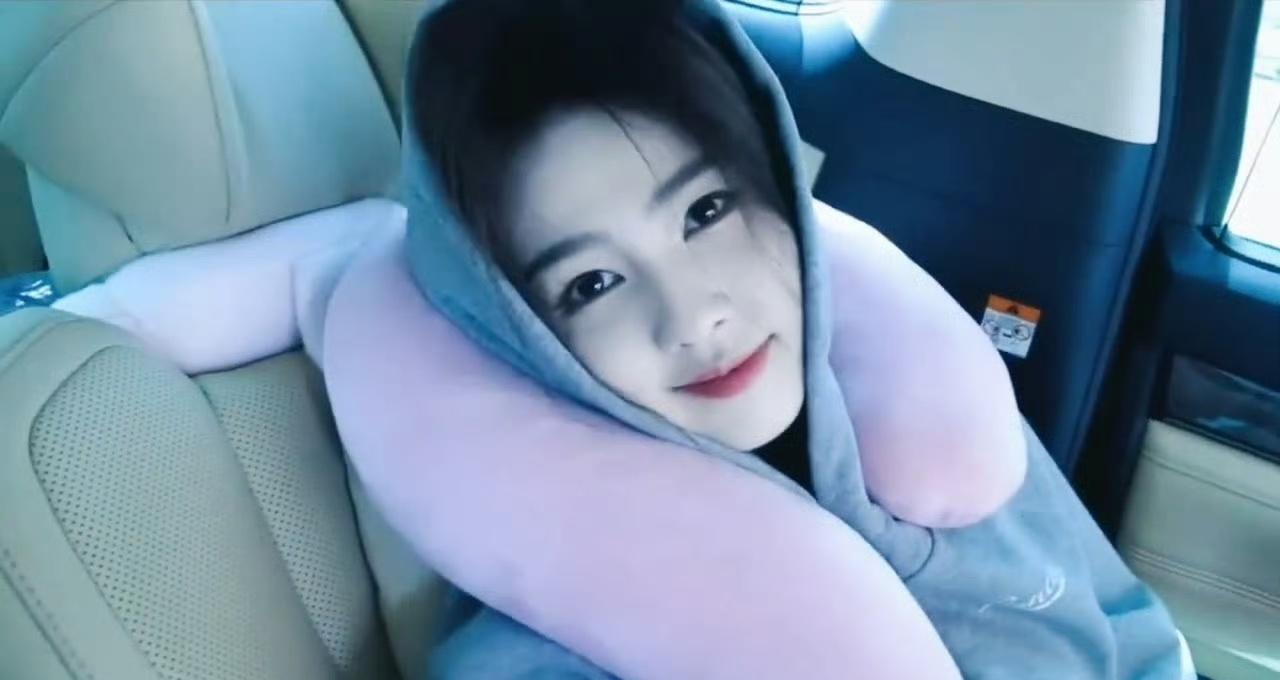 🦌白鹿出发芭莎之夜 
从来都不会觉得青春里一瞬间的奋不顾身和热爱是错的𝓝𝓮