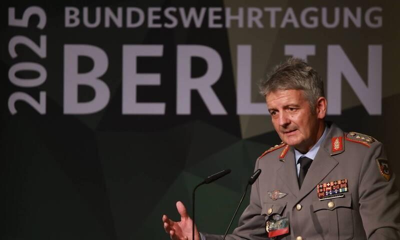 德军司令宣布：对俄作战已就绪，如今只待最高下令开战？

德国联邦国防军联合行动司