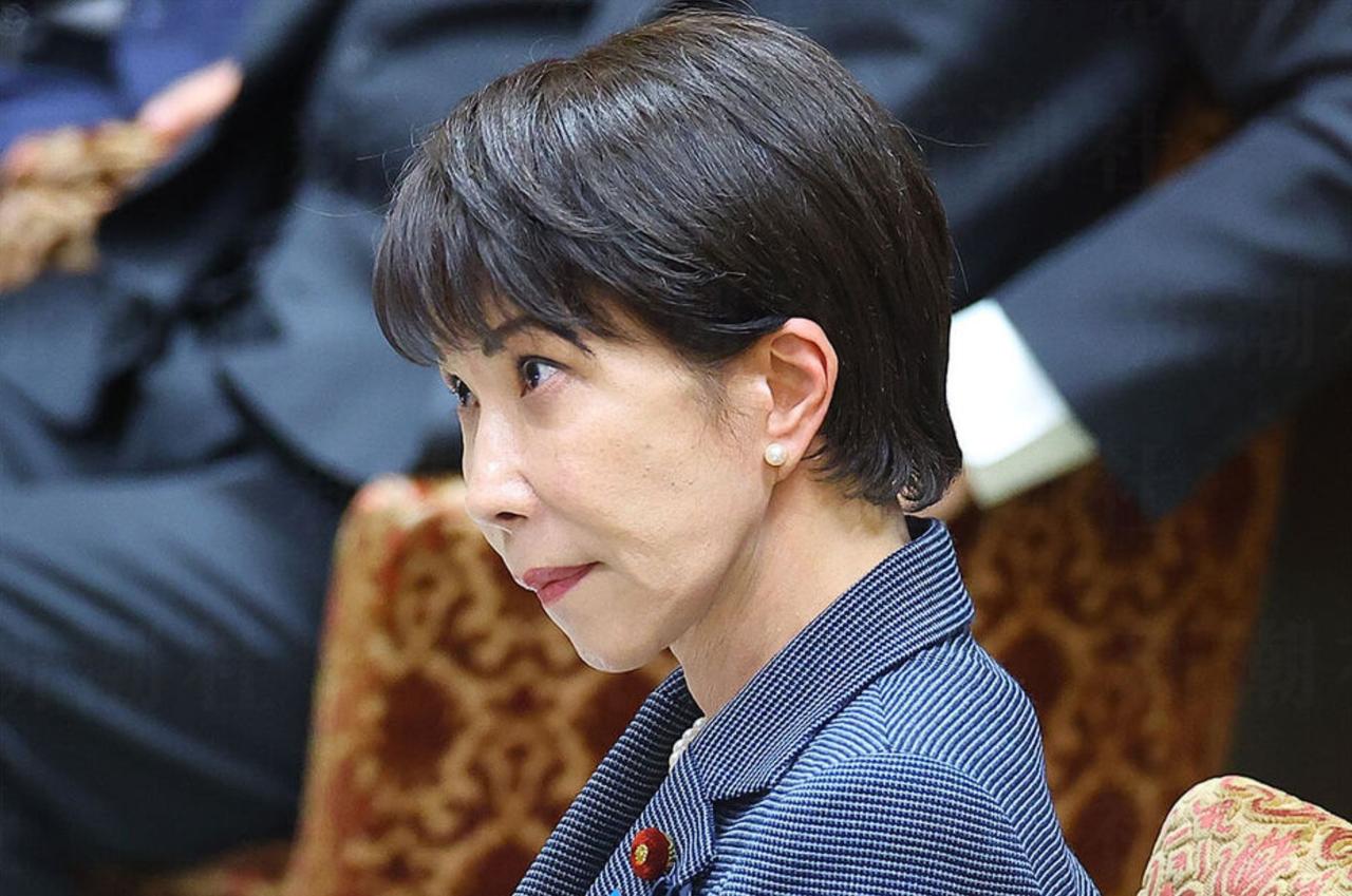【JNN民调速报显示高市内阁支持率较上月下降4.2个百分点，但仍维持70%高位。