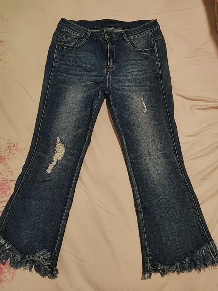 衣柜里有不少衣服已经超过10年。
我换得比较快的只有内衣裤、袜子，和颜色旧了会影