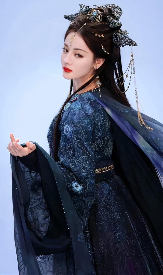 就迪丽热巴这个女主控爽现在入赘迪丽热巴来得及吗 被迪丽热巴的贺思慕狠狠拿捏！霸气