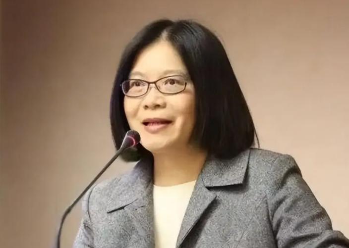 台高官喊话迎战大陆海警，万吨对百吨，这场戏演给谁看
管碧玲这次又上热搜了。近日大