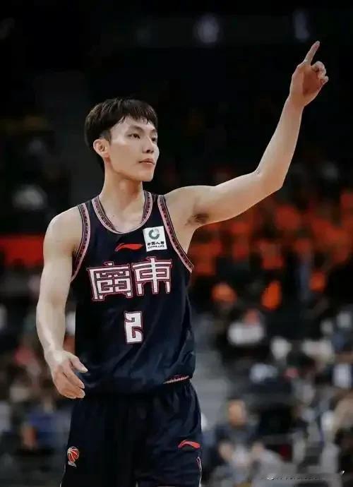 徐杰不愧是惠州“小外援”，广东能赢下山东取得6连胜徐杰则是最大功臣，这个家离了徐