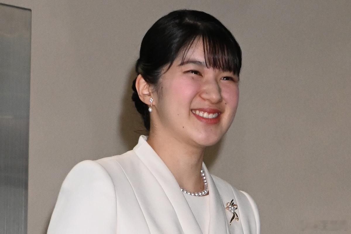 日本皇室 5月8日，爱子公主参观大阪-关西世博会的环形大屋顶。世界各国王室[超话
