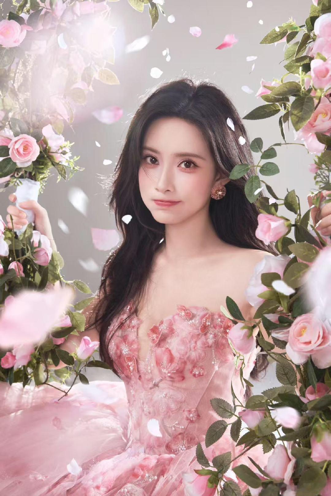 孟子义给桃花坞画上饼了综艺界两大活宝同框欢乐十足，不仅互动趣味满满，思维脑洞更是