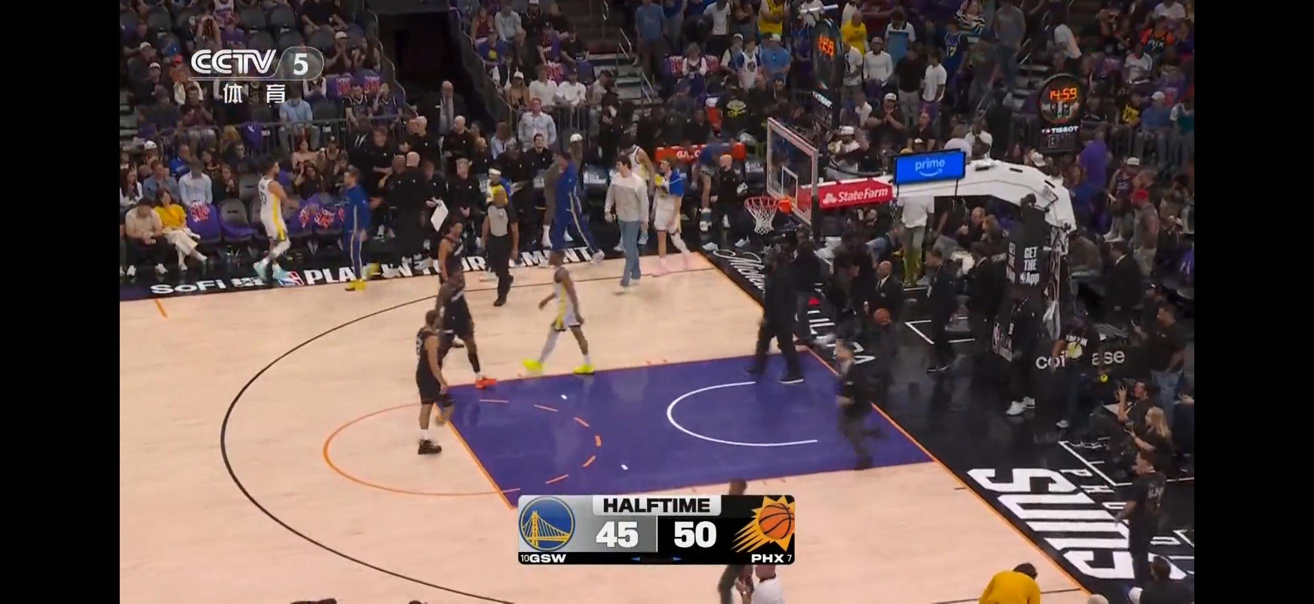 勇士vs太阳NBA🏀勇士与太阳的西部季后赛附加赛正在火热进行中，首节勇士以15