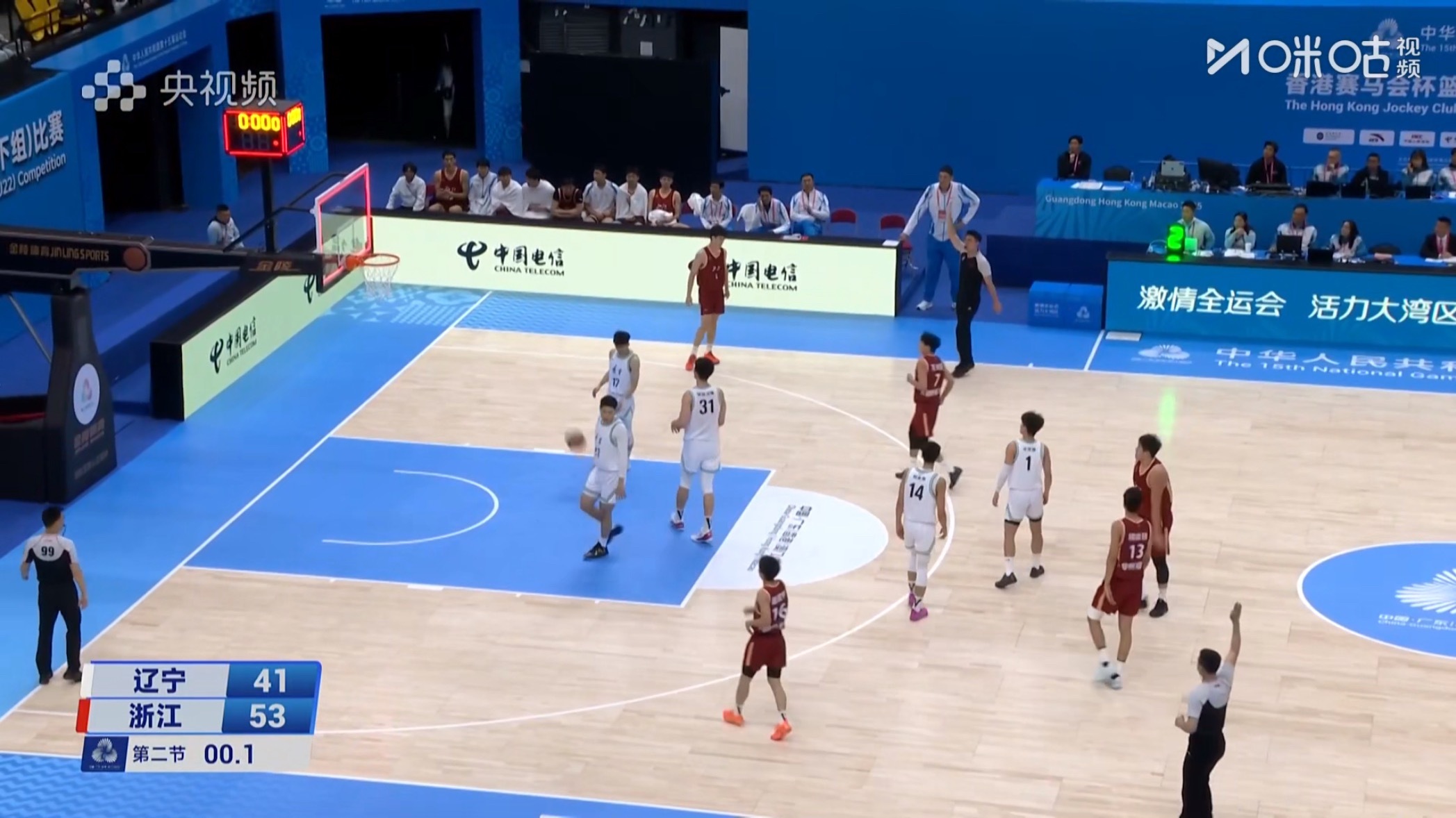 全运会男篮u22组5-6排位赛辽宁对浙江半场比赛结束辽宁队暂时落后12分