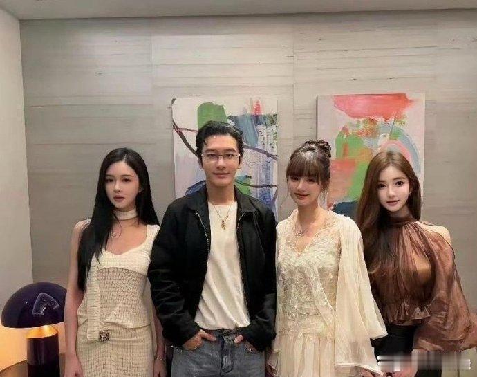 黄晓明的审美还真是统一啊，一直喜欢一个类型的女生 