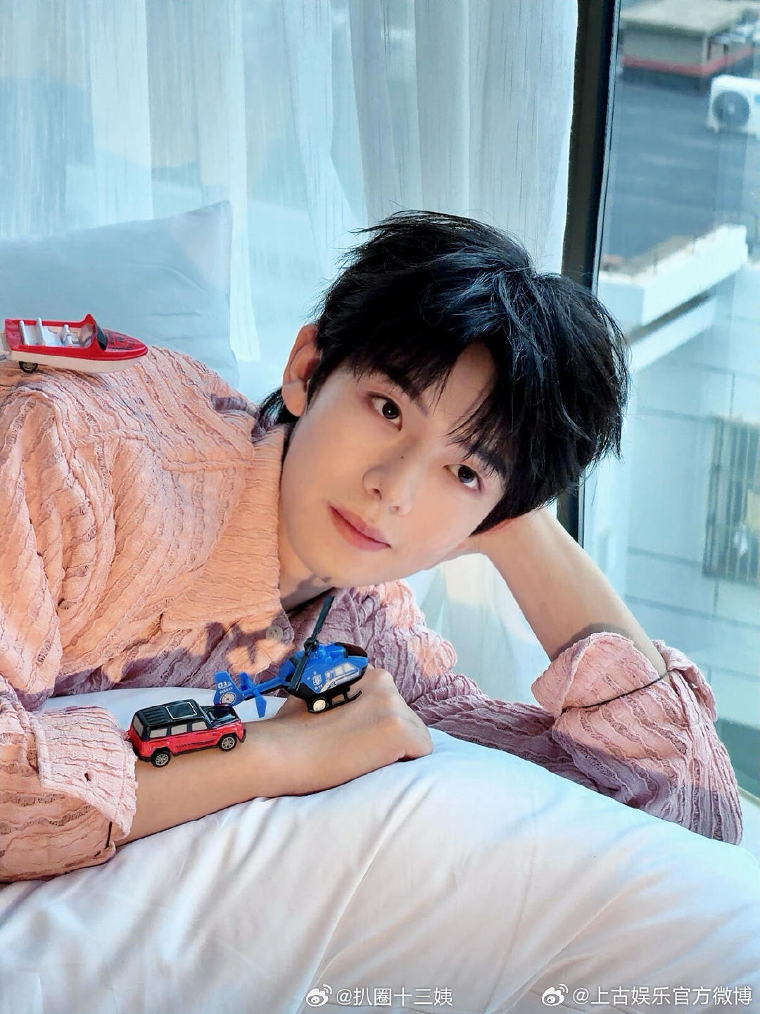 曾辉A爆了 曾辉A爆了！眼神坚定，身姿挺拔，浑身上下都写着强大与自信。 