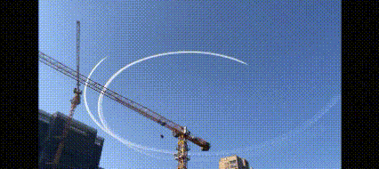 歼20双机伴飞，盘旋放油，这个时候展示机动性不是狠狠抽光辉的脸吗？不知道巴拉特赢