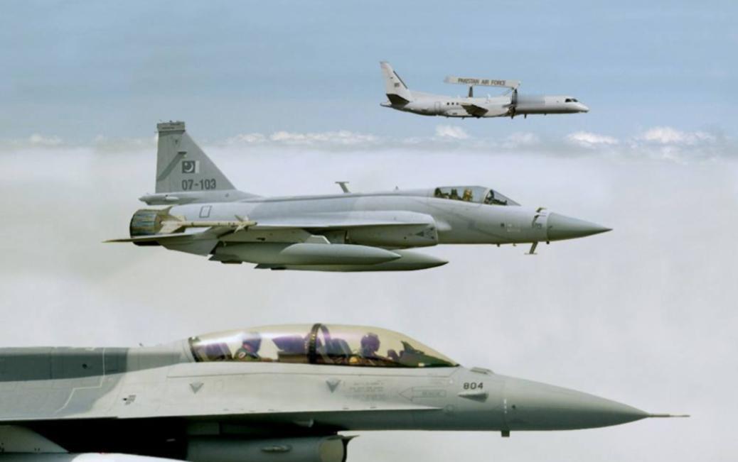 巴基斯坦空军重兵压境中东，撑腰伊朗！
当地时间2026年4月9日，中东局势彻底炸