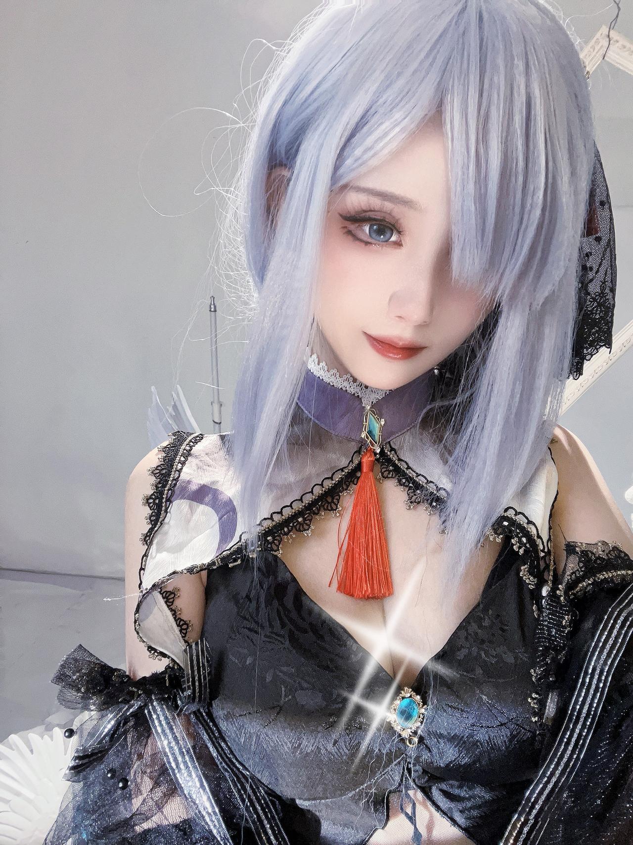 我最盼望的，就是复刻申鹤！我的集邮册里，还有她的位置。
COSER：秋楚楚不秃头