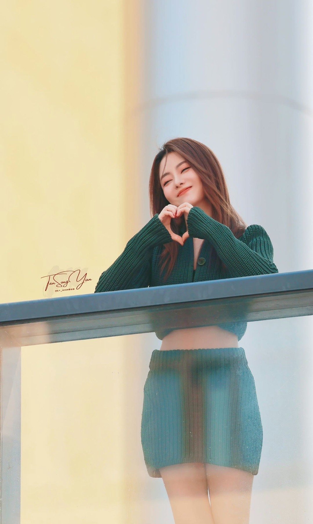 #谭松韵比心饭撒#谭松韵长沙录制hi6宣传新剧《蜀锦人家》，比心饭撒甜死我了～#