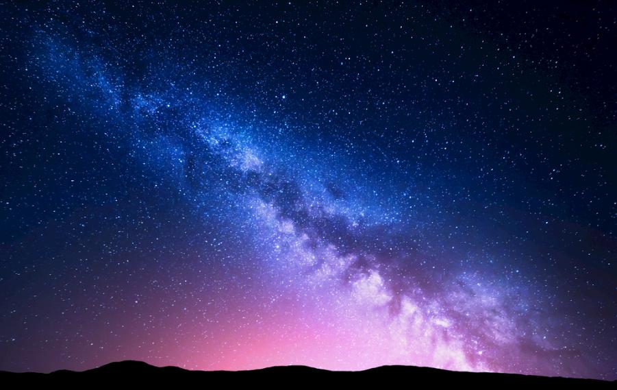 星星会眨眼睛，不是真的在闪，为什么看起来一闪一闪？

夏天的夜晚，很多人都有过抬