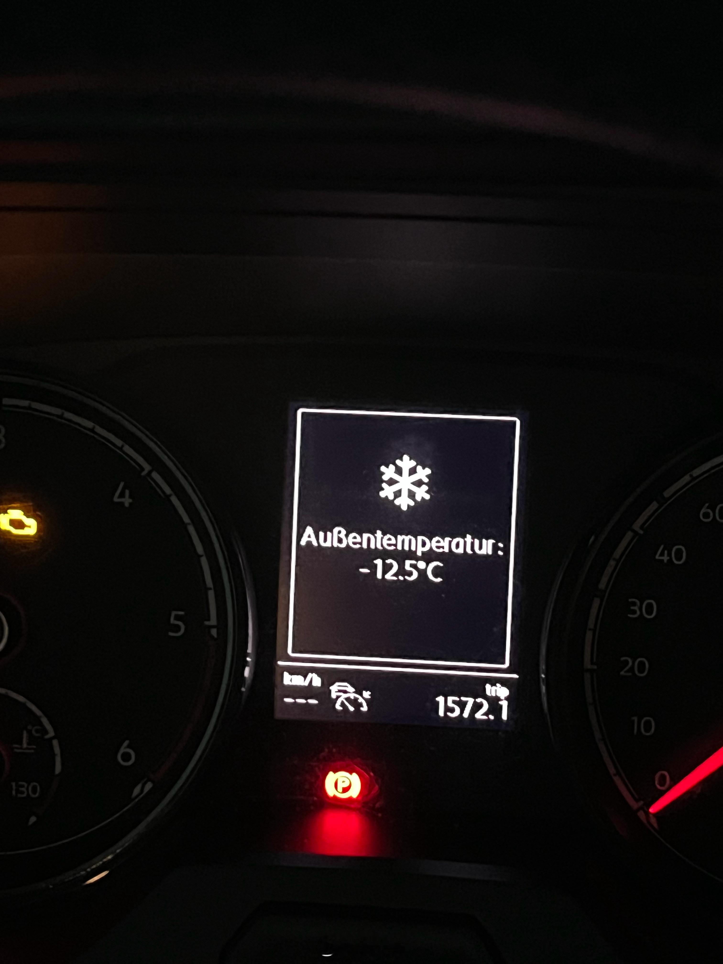 车外零下12.5度，车里18度睡一觉也太爽了yz77在路上 瑞士